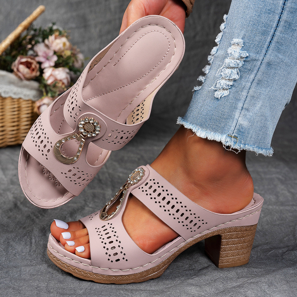 Sandali ortopedici con tacco e strass
