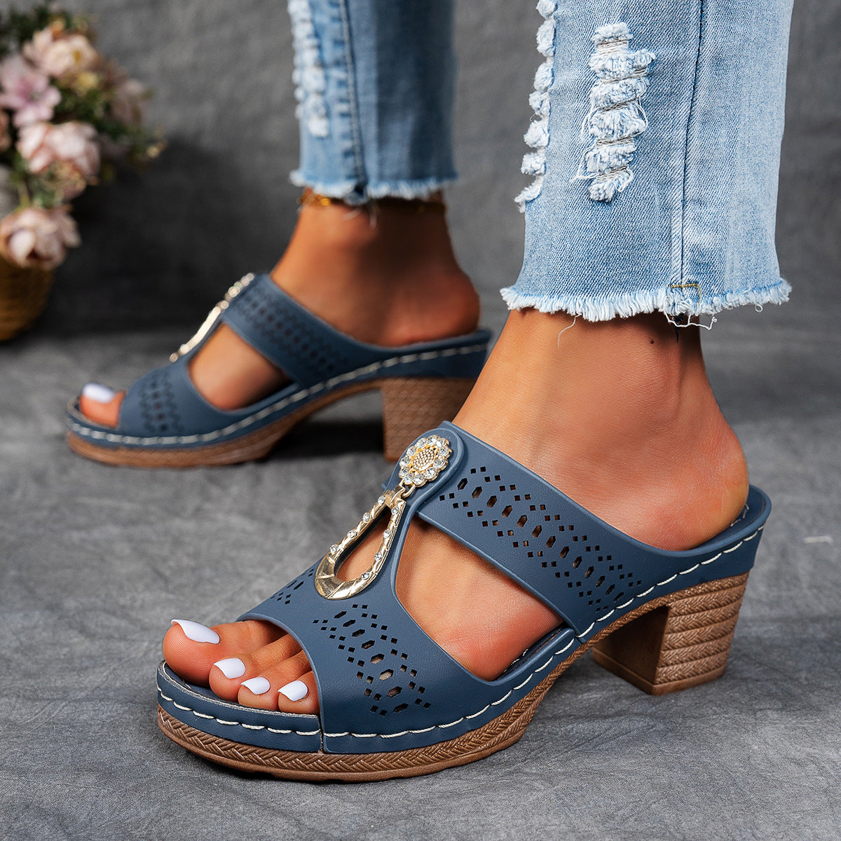 Sandali ortopedici con tacco e strass